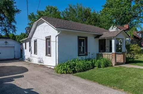 211 W Hitt St, Mount Morris, IL 61054