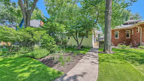 313 Thatcher Ave, River Forest, IL 60305