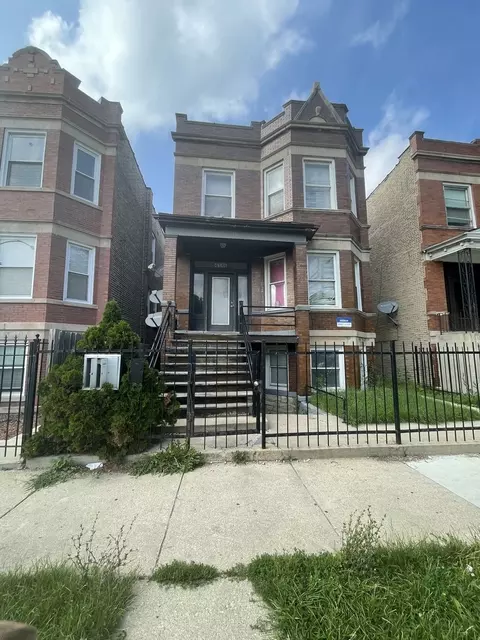 4146 W Cermak Rd, Chicago, IL 60623