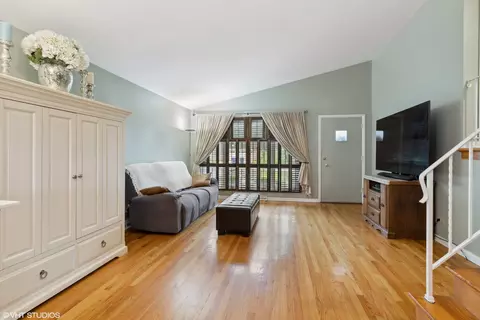 5 N301 Eagle Ter, Itasca, IL 60143 photo 2