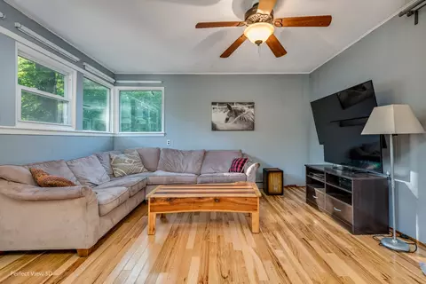 360 W Circle Dr, New Lenox, IL 60451 photo 4