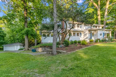 360 W Circle Dr, New Lenox, IL 60451