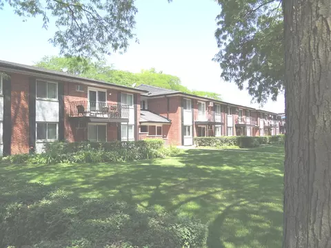 1202 N Dale Ave #2A, Arlington Heights, IL 60004
