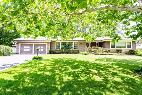 7234 Central Ave, Burr Ridge, IL 60527 photo 2