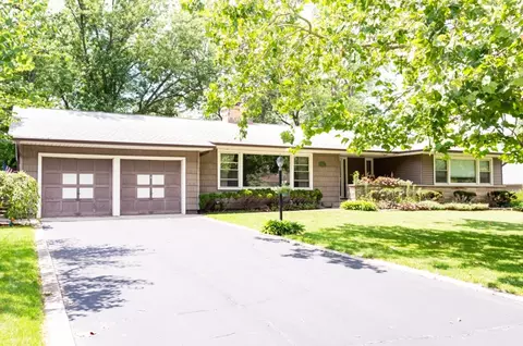 7234 Central Ave, Burr Ridge, IL 60527