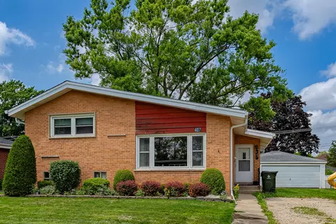 407 Forest Preserve Dr, Wood Dale, IL 60191