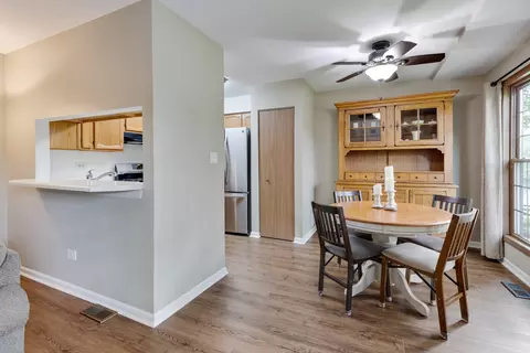 4549 Opal Dr, Hoffman Estates, IL 60192 photo 7