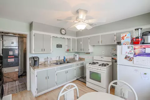 2 N Maple Ct, Addison, IL 60101 photo 8