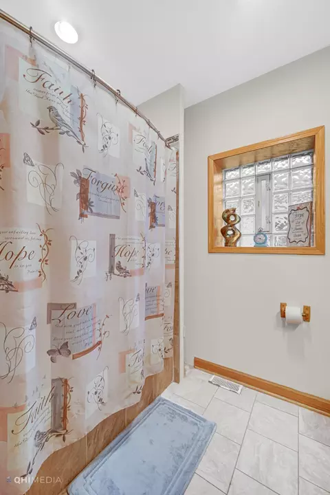 73 E 101st St, Chicago, IL 60628 photo 9
