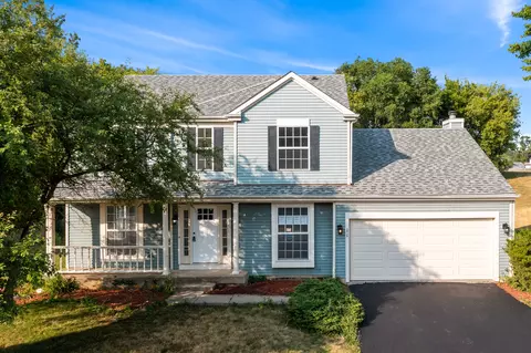 11 Monroe Ct, Streamwood, IL 60107