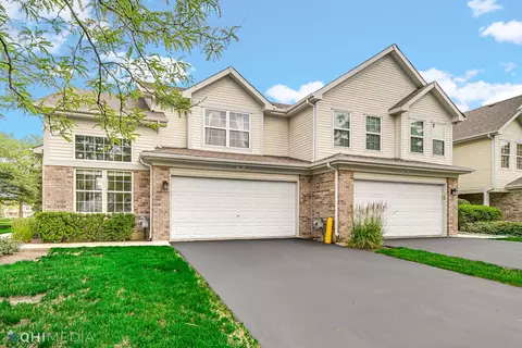 167 Castlewood Ct, Roselle, IL 60172