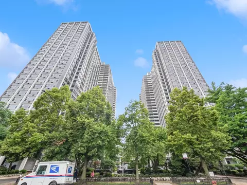 4250 N Marine Dr #2423, Chicago, IL 60613
