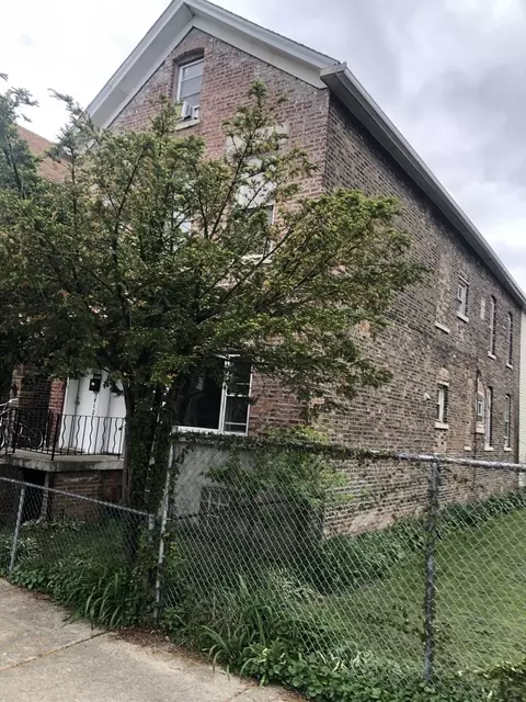 3812 S Honore St, Chicago, IL 60609