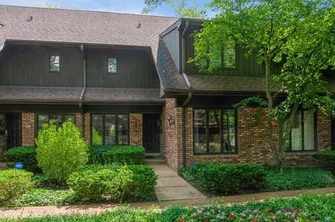 1765 Mission Hills Rd, Northbrook, IL 60062