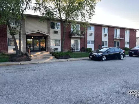 8920 David Pl #2H, Des Plaines, IL 60016
