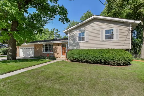 419 S Van Buren St, Batavia, IL 60510