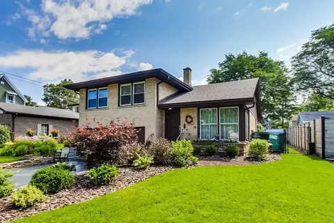 4709 Johnson Ave, Western Springs, IL 60558