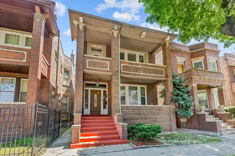 6215 S Eberhart Ave, Chicago, IL 60637