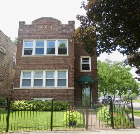 1001 S Humphrey Ave, Oak Park, IL 60304