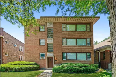 104 S Austin Blvd #2C, Oak Park, IL 60304