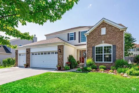 348 Fieldstone Dr, Woodstock, IL 60098