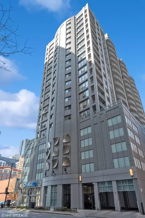 600 N Dearborn St #808, Chicago, IL 60654
