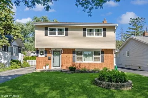 217 S Cornell Ave, Villa Park, IL 60181