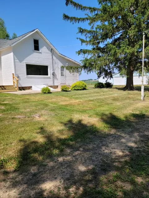 4400 W Cedarville Rd, Freeport, IL 61032