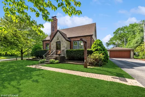 649 W Geri Ave, Palatine, IL 60067