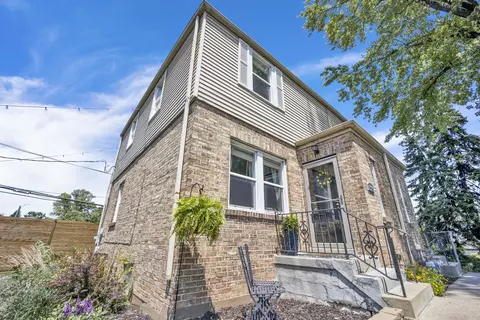 1070 E Thacker St, Des Plaines, IL 60016