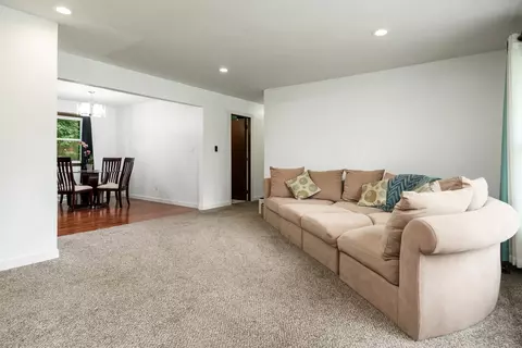 8393 Mark Dr, Roscoe, IL 61073 photo 9