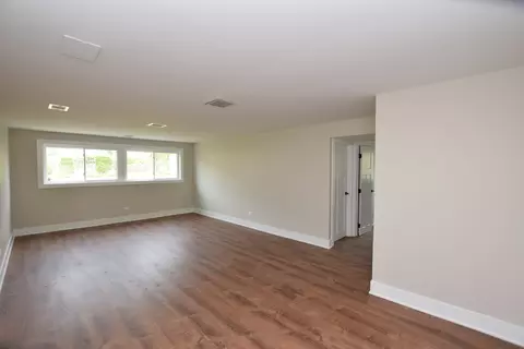 680 S Westgate Rd, Des Plaines, IL 60016 photo 13