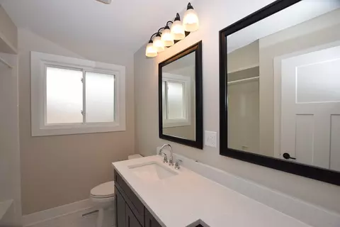 680 S Westgate Rd, Des Plaines, IL 60016 photo 21