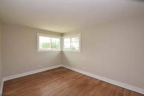 680 S Westgate Rd, Des Plaines, IL 60016 photo 17