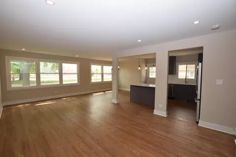 680 S Westgate Rd, Des Plaines, IL 60016 photo 9