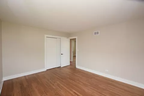 680 S Westgate Rd, Des Plaines, IL 60016 photo 16