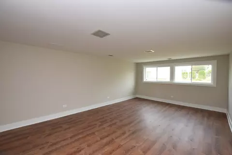 680 S Westgate Rd, Des Plaines, IL 60016 photo 12