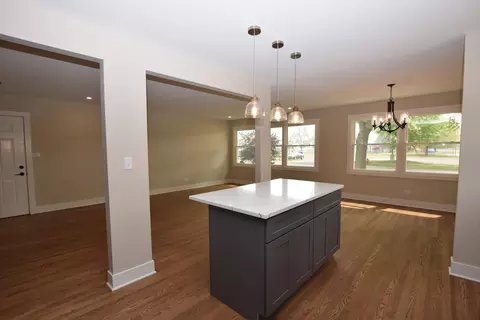 680 S Westgate Rd, Des Plaines, IL 60016 photo 6