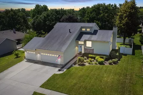 4 Arcadia Ct, Clinton, IL 61727