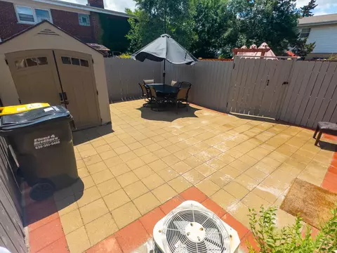 8939 Robin Dr #B, Des Plaines, IL 60016 photo 2