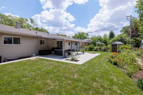 1150 Clark Ln, Des Plaines, IL 60016 photo 25