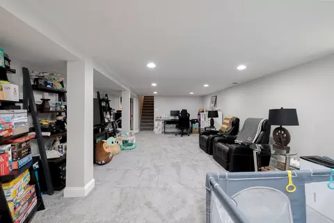 1150 Clark Ln, Des Plaines, IL 60016 photo 18