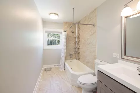 1150 Clark Ln, Des Plaines, IL 60016 photo 15