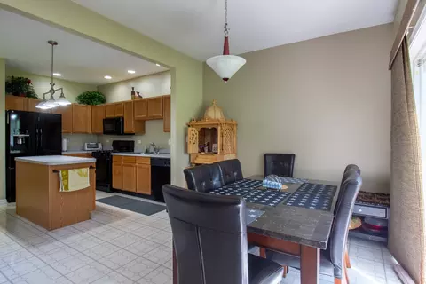 1497 Keystone Ct, Elgin, IL 60120 photo 7