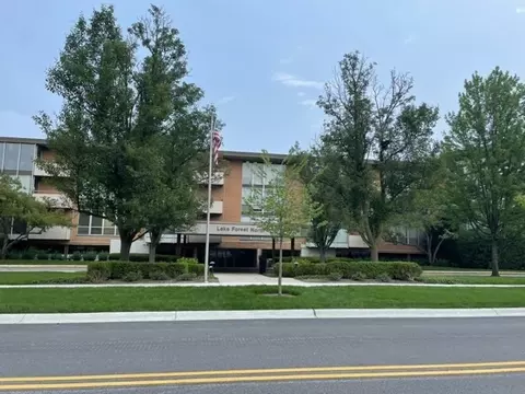 1301 N Western Ave #116, Lake Forest, IL 60045