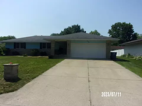 709 E Rosewood St, Watseka, IL 60970