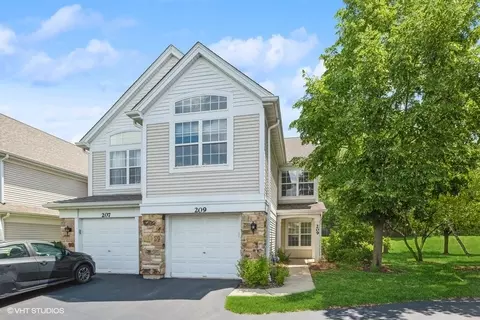 209 Lenox Ct #209, Carol Stream, IL 60188