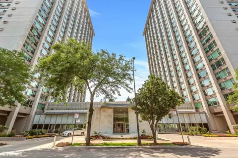 3600 N Lake Shore Dr #2620, Chicago, IL 60613