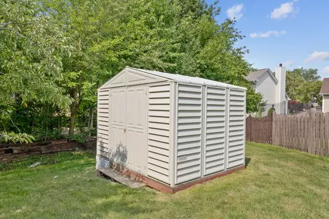 829 N Dovington Dr, Hoffman Estates, IL 60169 photo 23