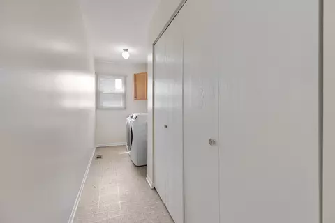 829 N Dovington Dr, Hoffman Estates, IL 60169 photo 10